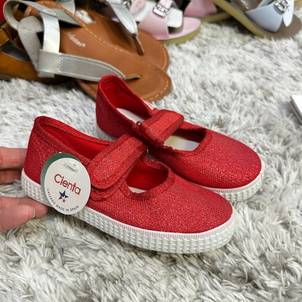 Cienta Sparkling Red Dress Shoes for Kids